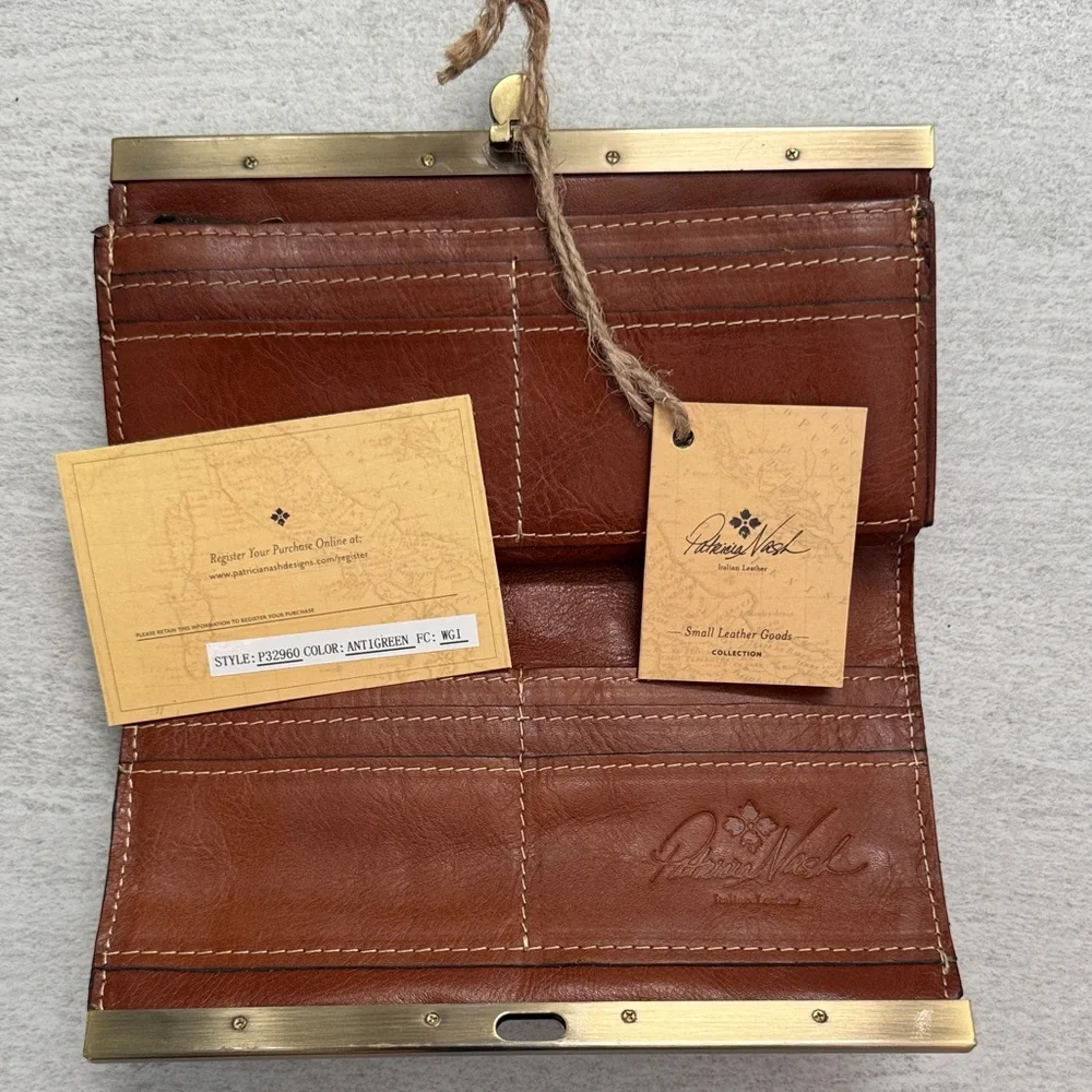 Patricia Nash Green Embossed Floral Wallet NWT - Picture 10 of 11